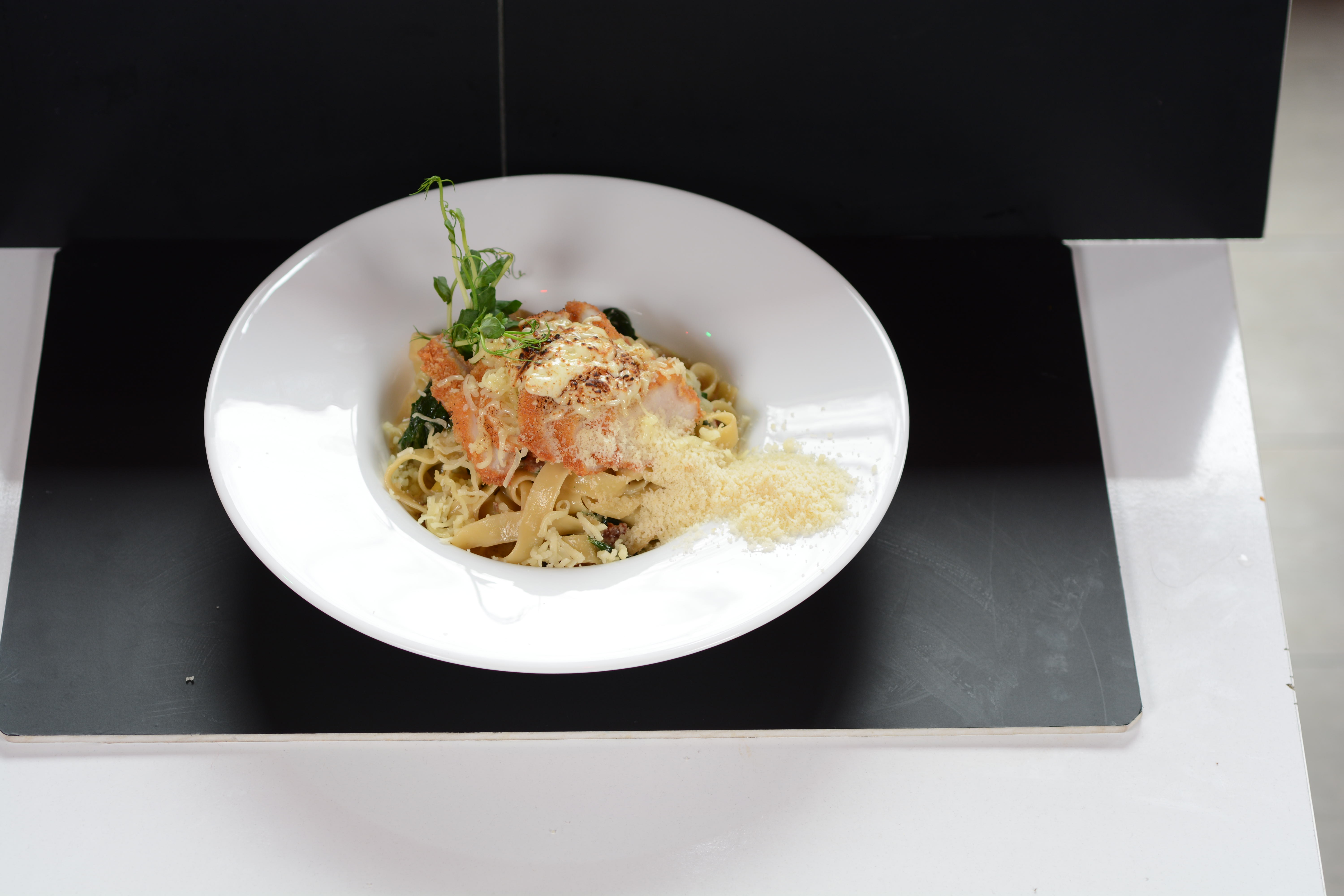 Талиателе с хрупкаво пиле