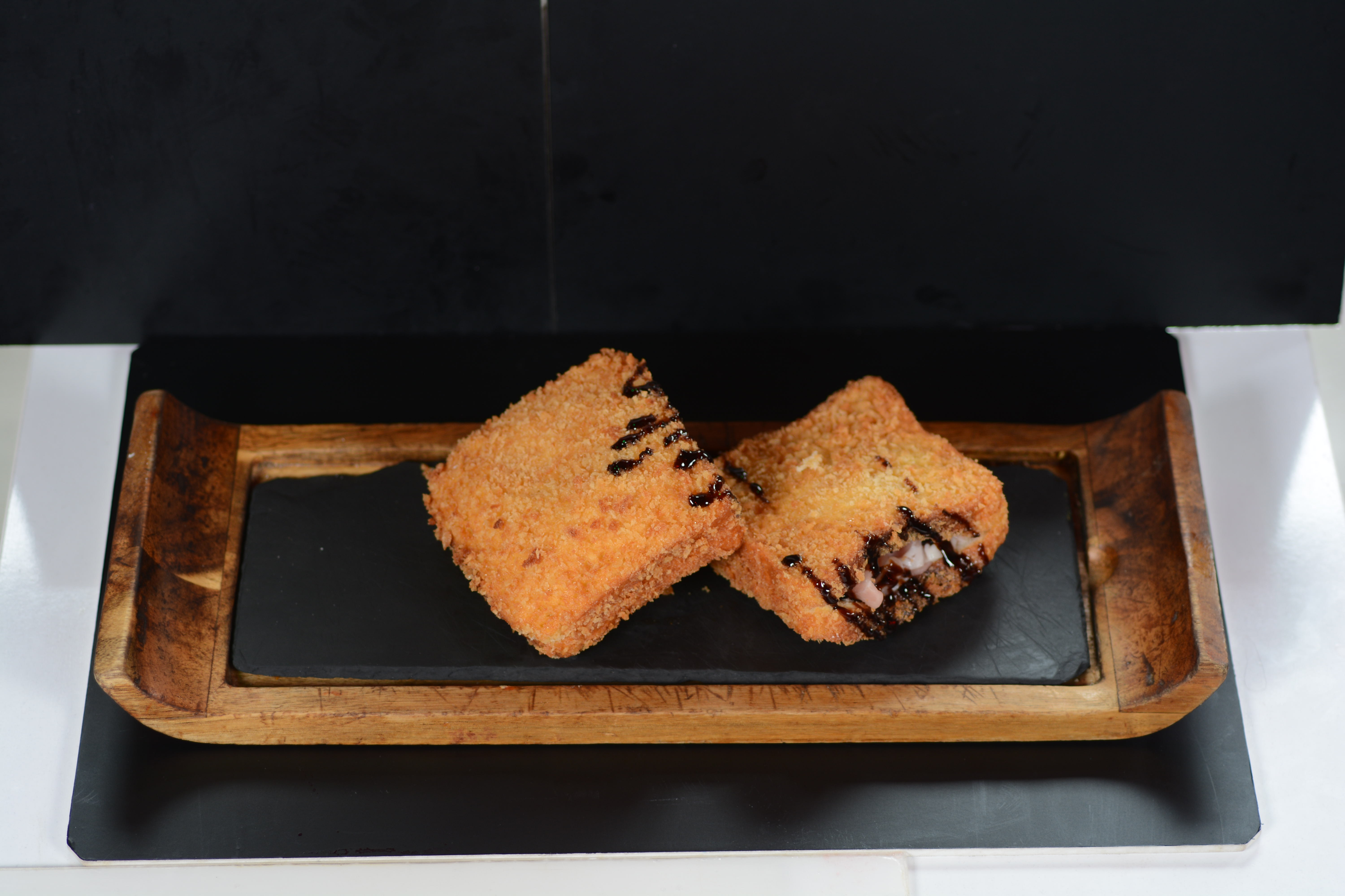 Пълнени пържени филийки с прошуто